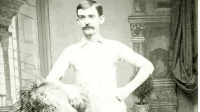 ilk futbolcu fergus suter